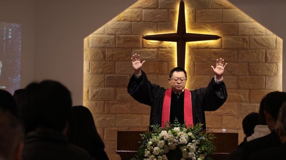 China's pre-Christmas church crackdown raises alarm