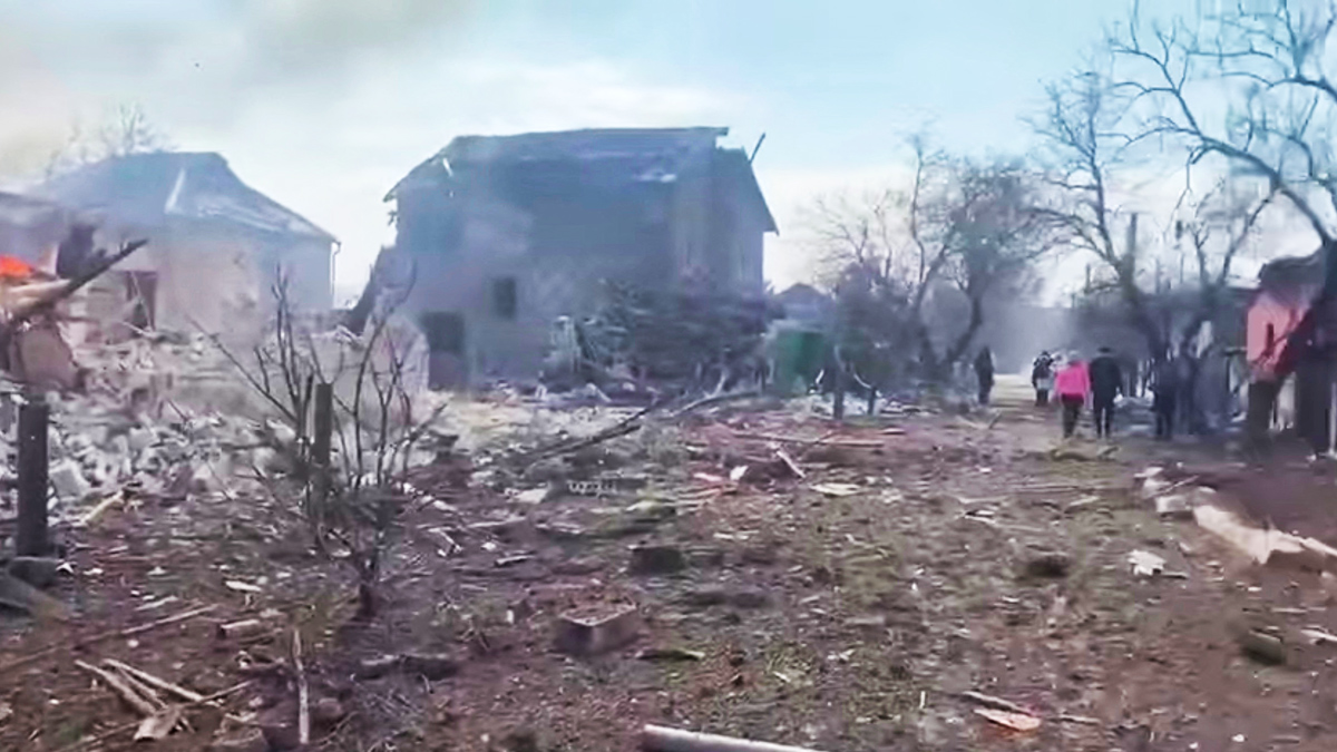 Mariupol'da bombardıman sonrası (10 Mart)
