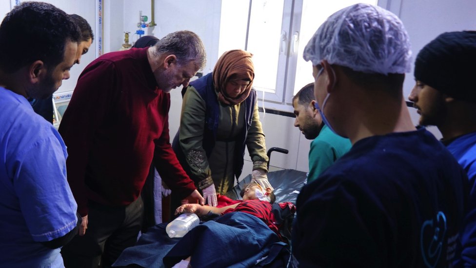 Mohammed Agid recibe tratamiento en el hospital al-Shifa de Afrin, en el noroeste de Siria.