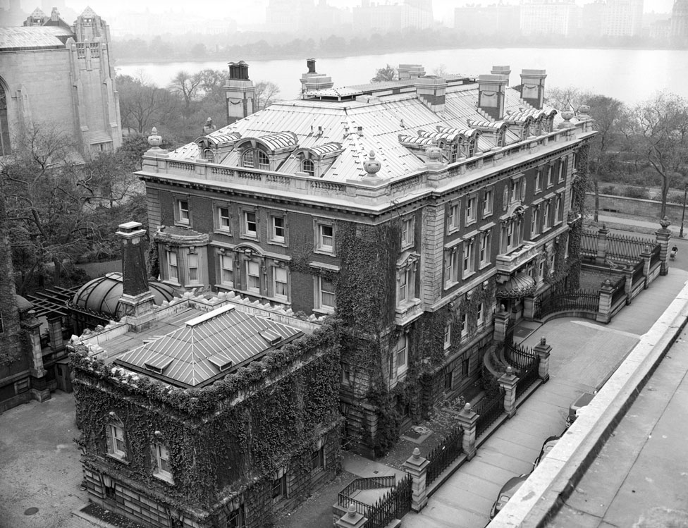 La gigante mansión de Andrew Carnegie en Nueva York.