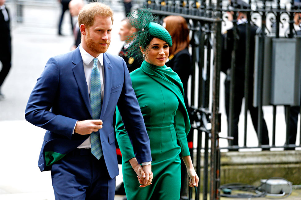 Герцог и герцогиня Сассекские прибывают на ежегодную службу Содружества в Вестминстерском аббатстве