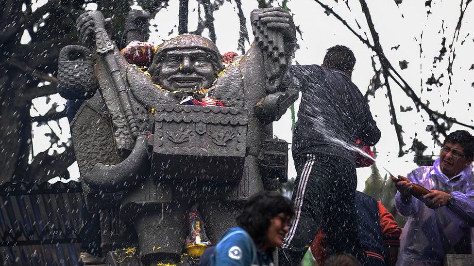 Estatua de un ekeko durante la feria de las Alasitas, en La Paz, Bolivia.