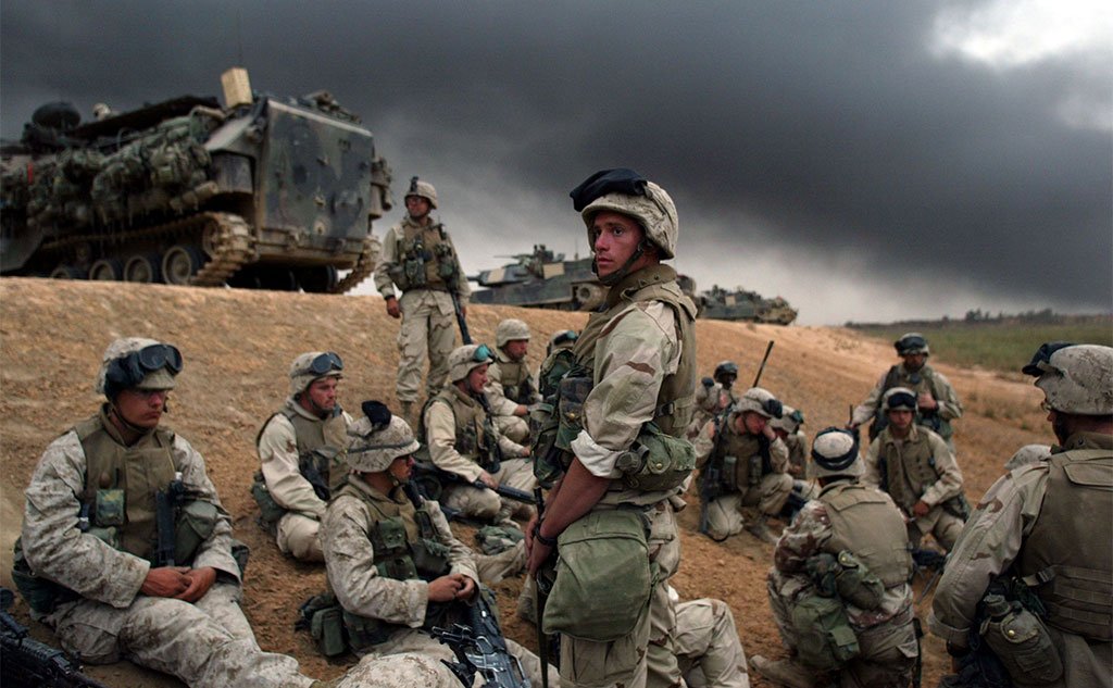 US Marines from the 1st Marine Division get set to deploy close to Baghdad, 8 April 2003