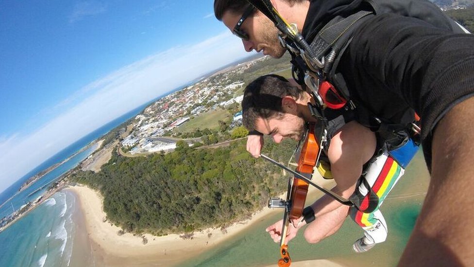 Skydive couple