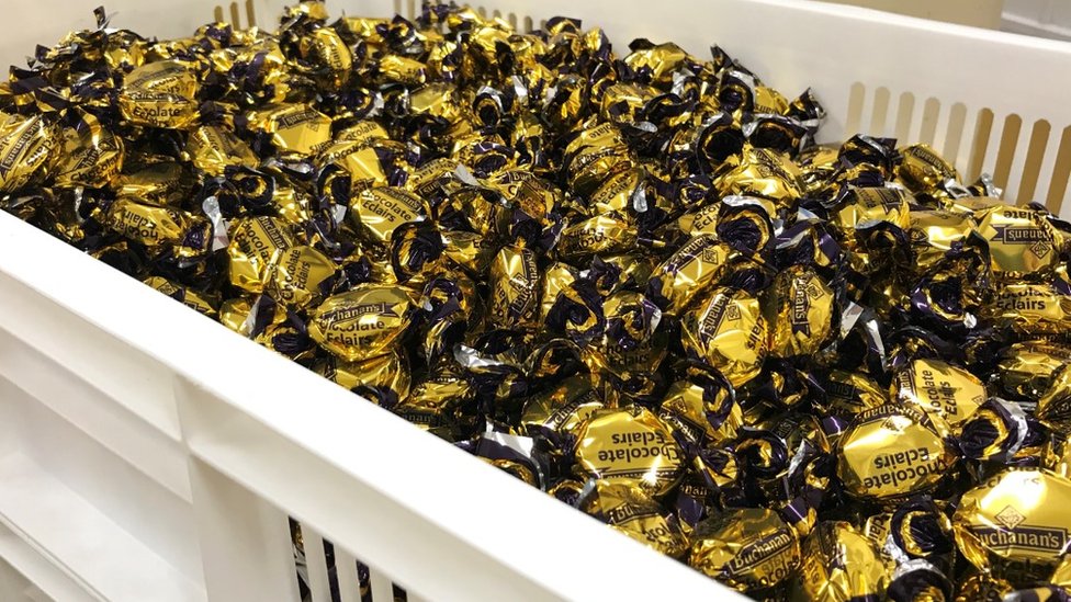 Шоколадные эклеры Бьюкенена в Golden Casket