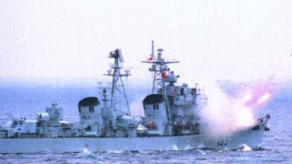 1996年台灣總統大選後中國驅逐艦在南海軍事演習中發射導彈