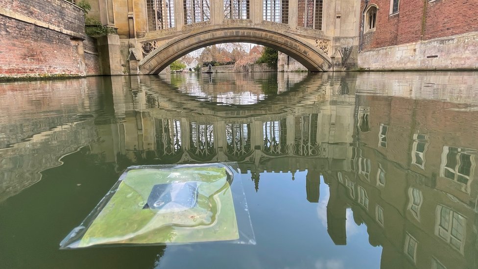 Cambridge University is experimenting with floating fuel-generating devices