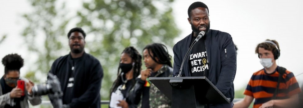 Поэт и активист Джерри Африи возглавляет движение под названием Kick Out Zwarte Piet