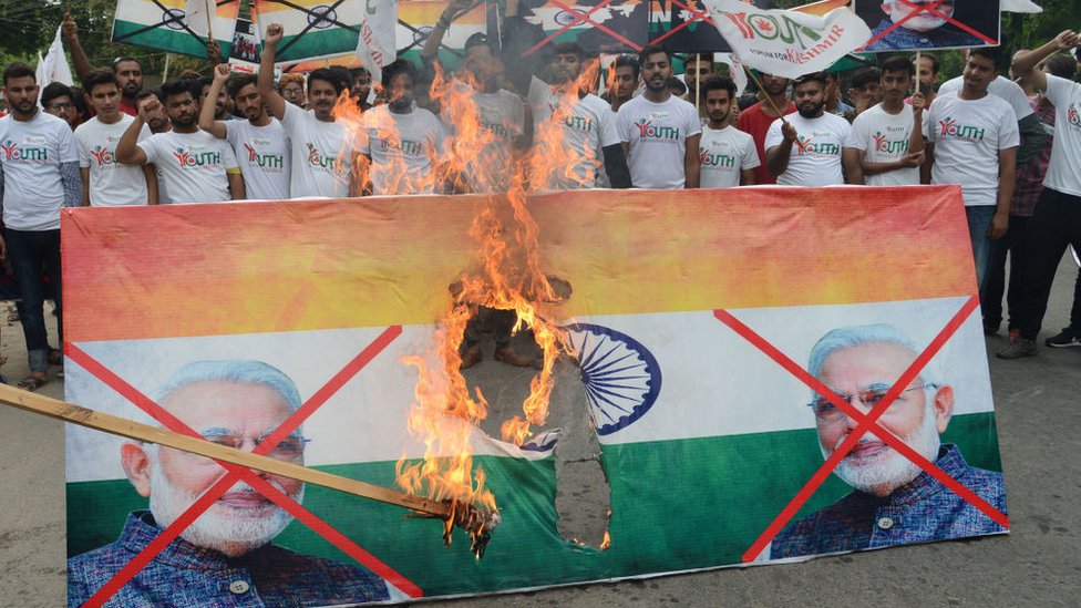 Pakistan'da Hindistan ve Modi karşıtı protesto gösterileri düzenlendi