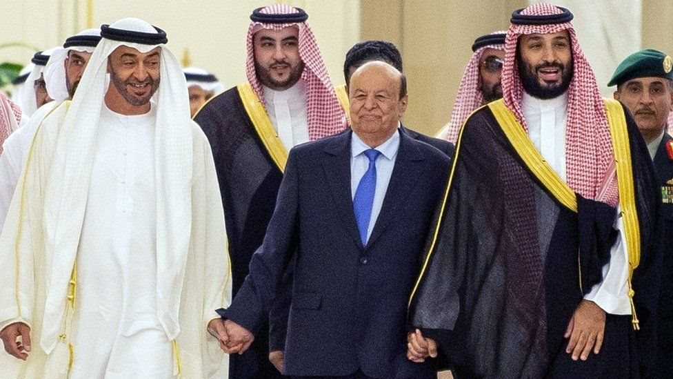 وليّا العهد في أبو ظبي والسعودية حضرا حفل توقيع الاتفاق بين المجلس الانتقالي الجنوبي والحكومة في اليمن