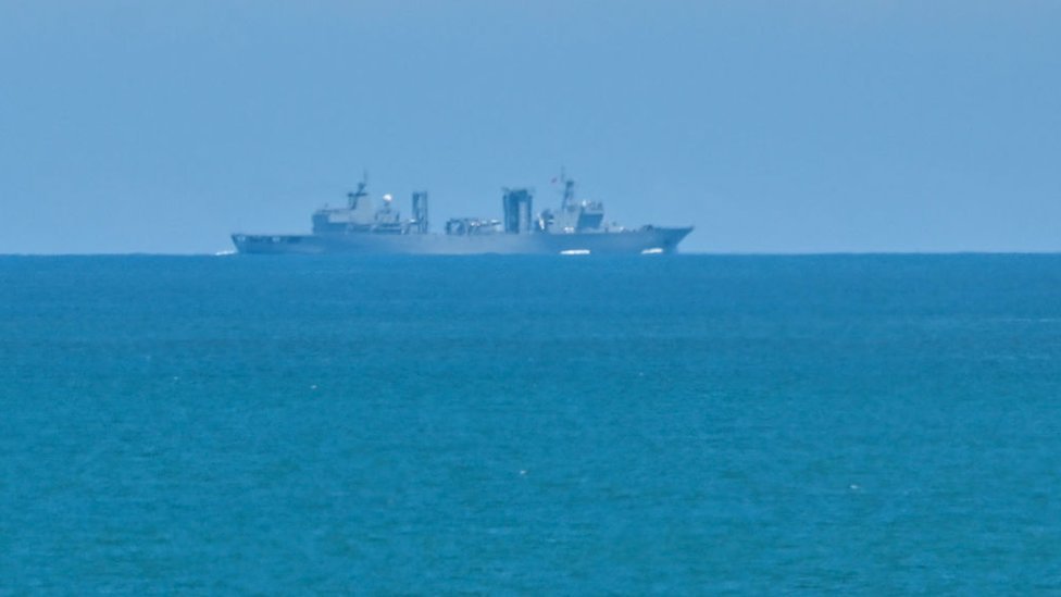 سفينة حربية صينية تبحر بالقرب من تايوان