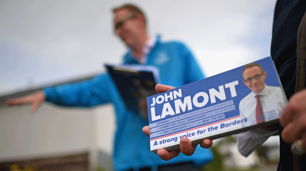 Джон Ламонт проводит кампанию
