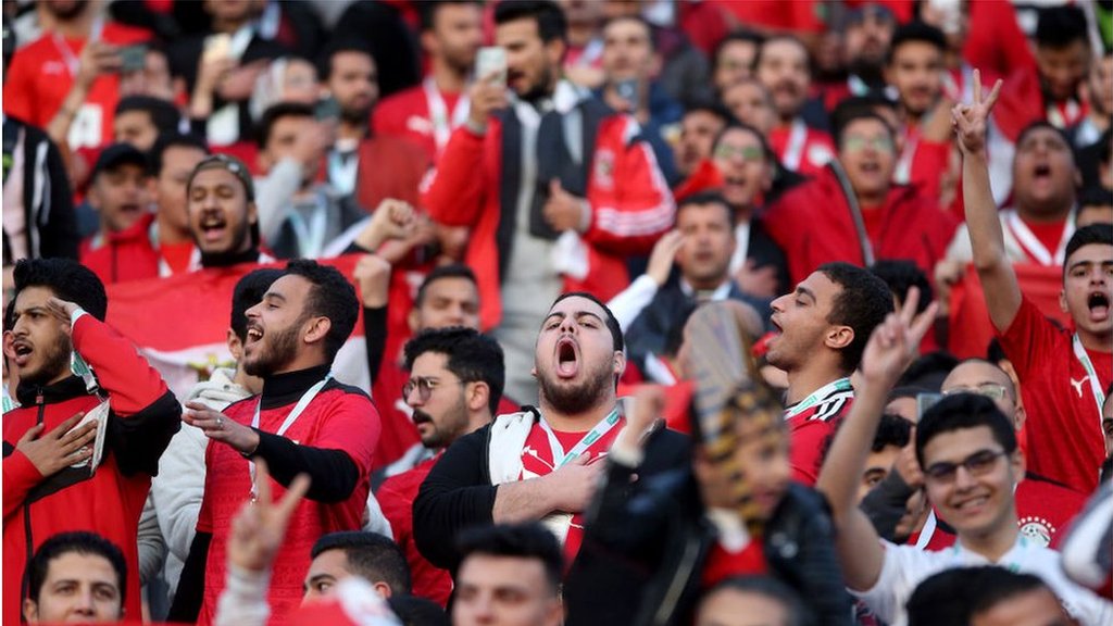 مشجعون مصريون في ملعب القاهرة