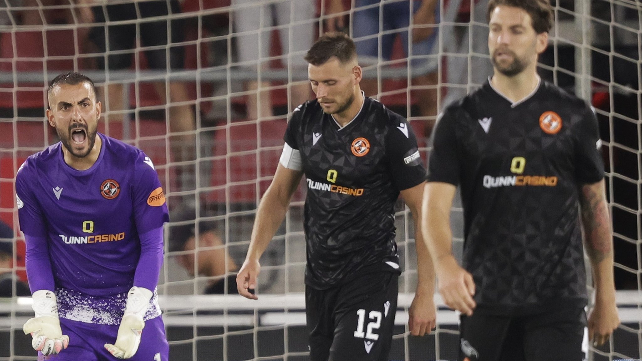 AZ Alkmaar 7-0 Dundee Utd (agg 7-1): Visitors suffer equal worst Euro loss by Scottish side