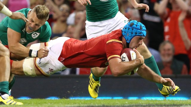 Wales-Ireland: Justin Tipuric scores brilliant try