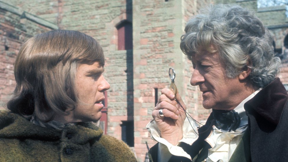 Jeremy Bulloch as Hal and Jon Pertwee as Dr Who in a scene from The Time Warrior