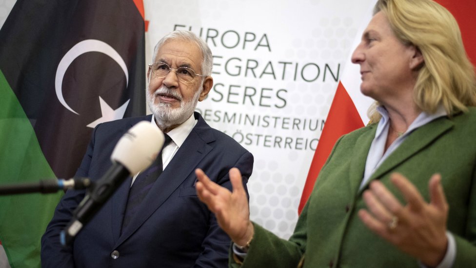 وزير الخارجية الليبي برفقة نظيرته النمساوية أثناء زيارة إلى فيينا