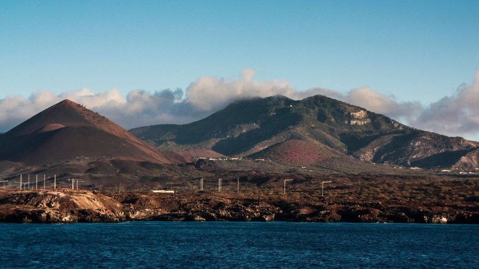 La Isla de Ascensión es un terreno volcánico ubicado en medio del Atlántico entre Brasil y Angola.