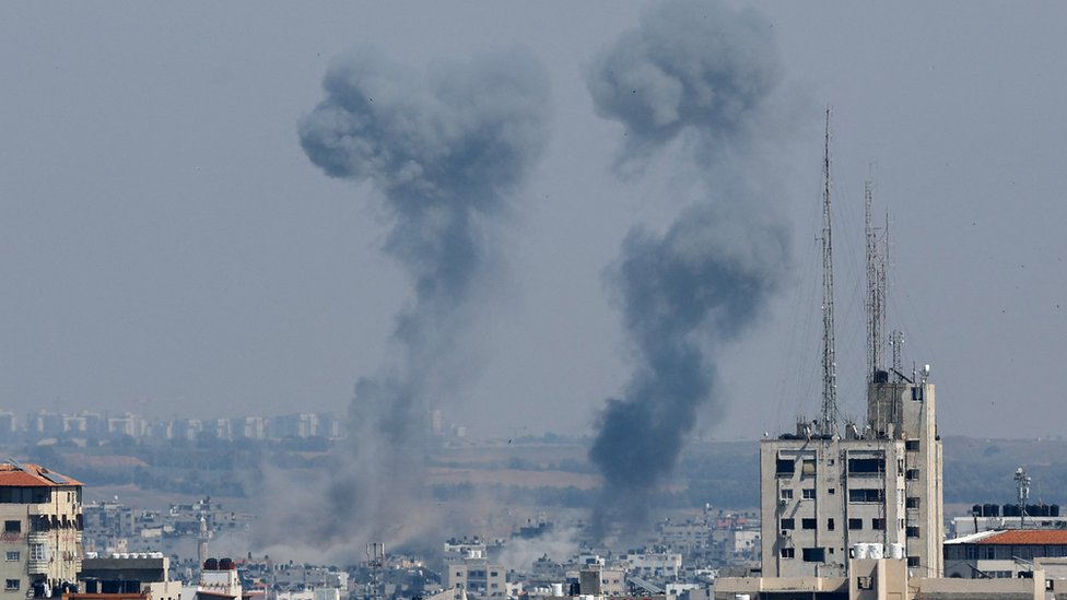 صواريخ تطلق من غزة على إسرائيل