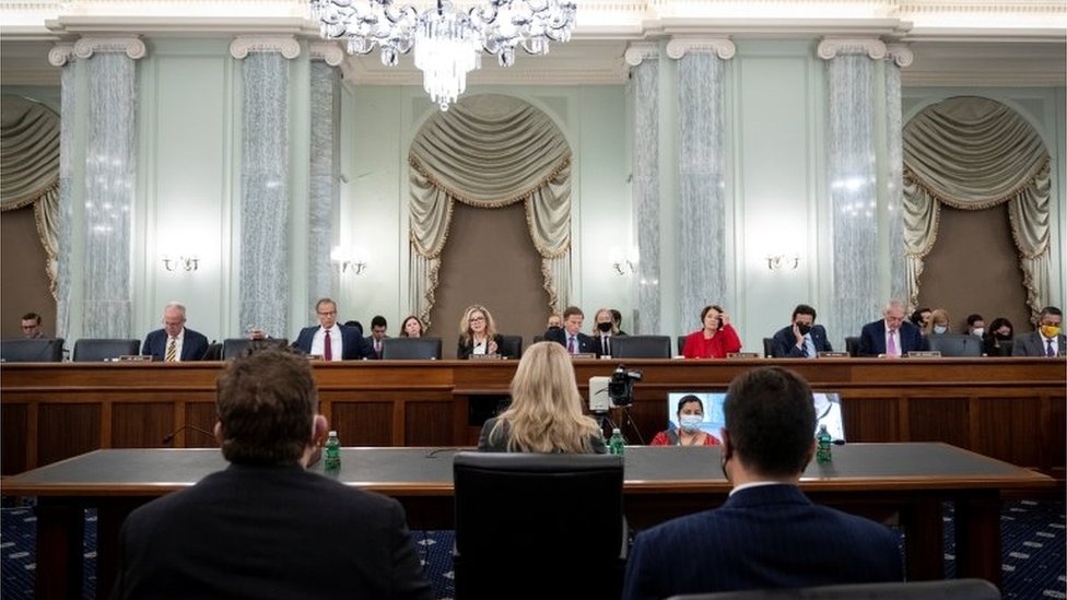 Frances Haugen ofrece su testimonio ante el Senado de EE.UU.