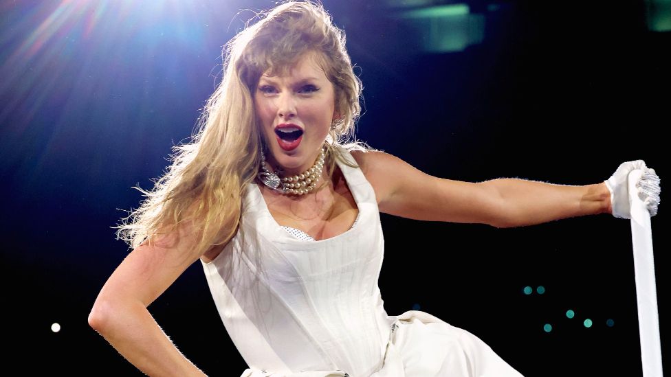 Taylor Swift buys back rights to master recordings of first six albums