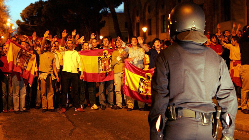 En 2005, los seguidores de Franco protestaron por el retiro de su última estatua en Madrid.