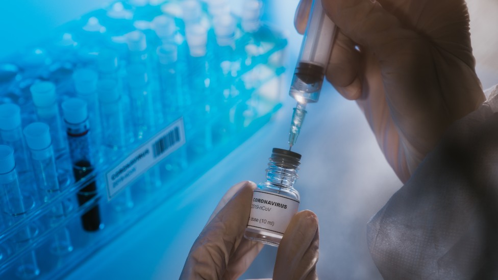 Ensayo con vacuna en un laboratorio