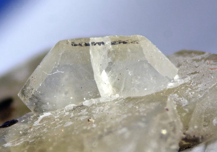 Cristal de formiato de calcio del Lago Alkali en Oregon, Estados Unidos