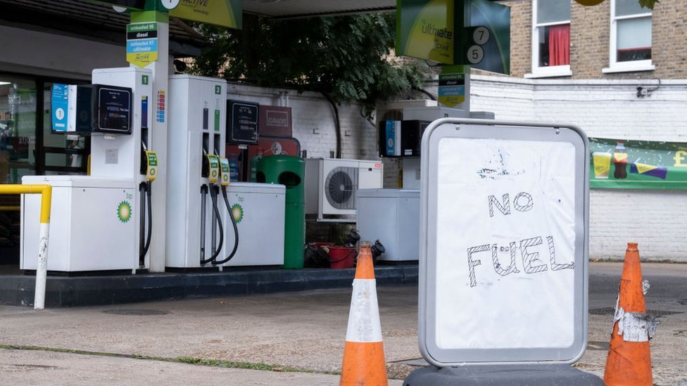 Gas station closed in the United Kingdom due to the fuel crisis.