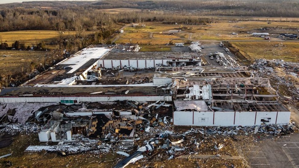 Escombros en Mayfield, Kentucky, donde hubo la mayor destrucción tras los tornados del pasado fin de semana.