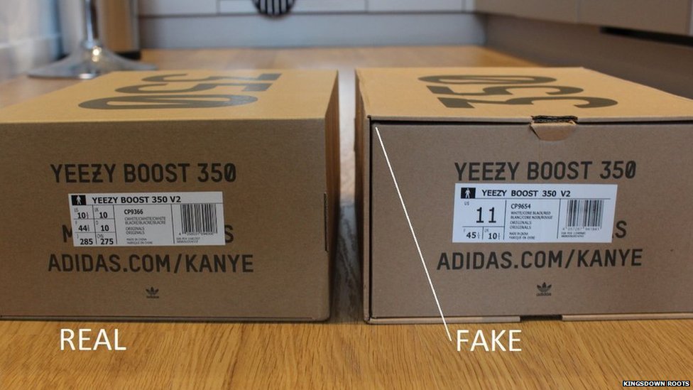 Фотография двух коробок Yeezy, одна подделка, другая настоящая