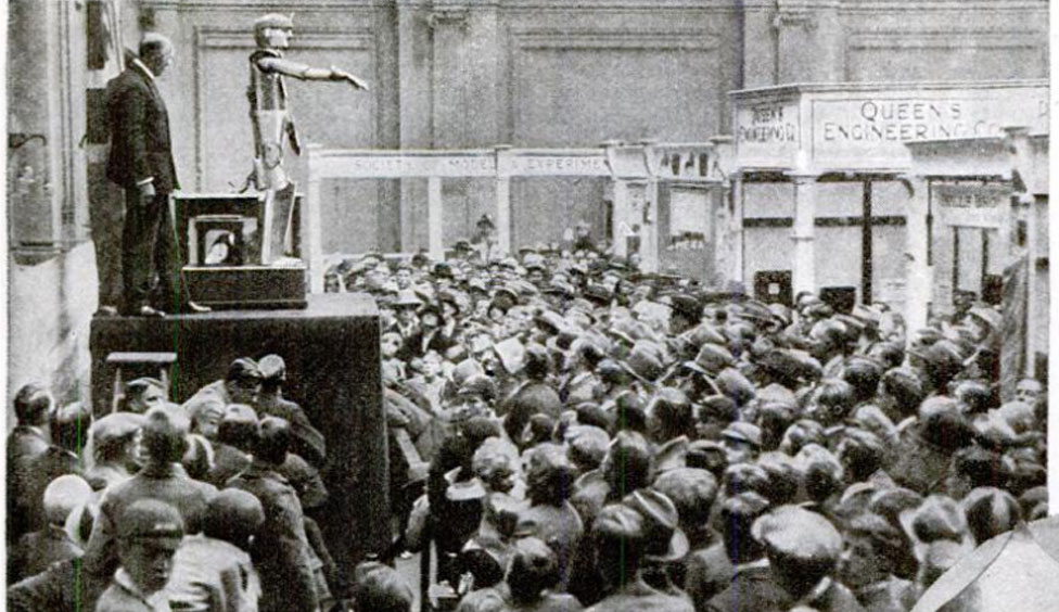 Эрик поразил публику своей вступительной речью на инженерной выставке 1928 года в Лондоне.