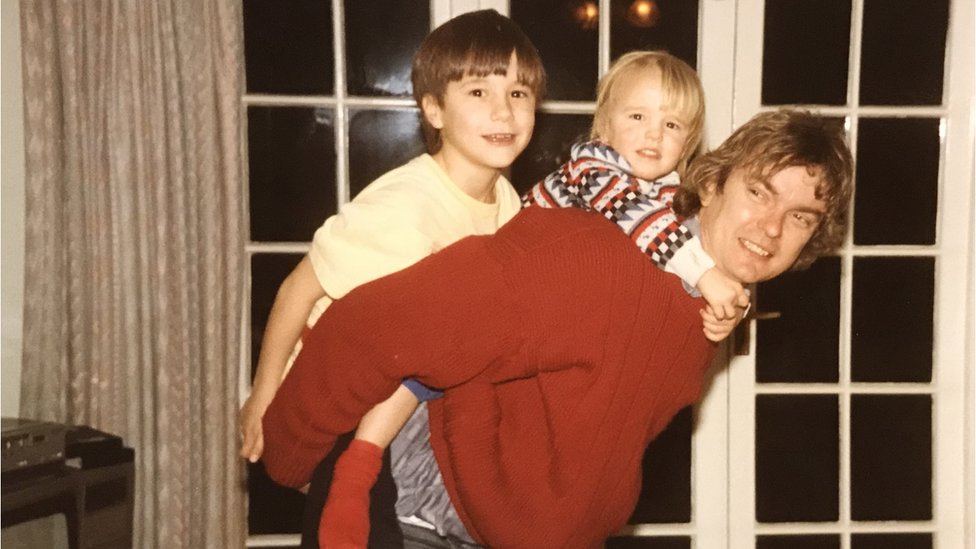 Ричард Челлен со своими сыновьями, когда они были детьми