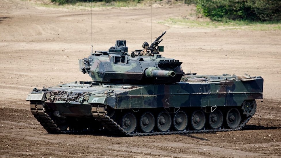 An Leopard Tank of the Bundeswehr Panzerlehrbrigade 9 during a presentation of capabilities by the unit on May 20, 2019 in Munster, Germany