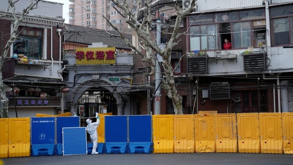 Toilet section on a street in Shanghai