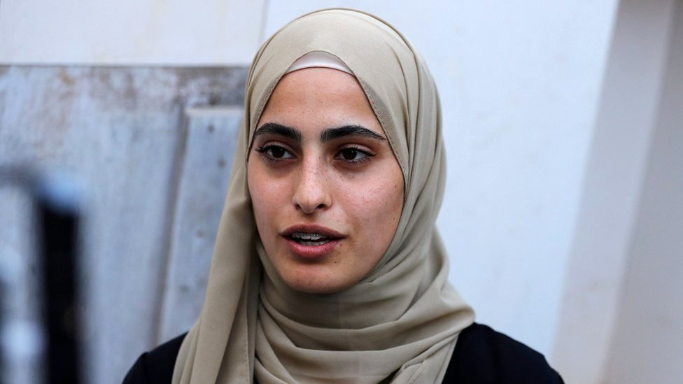 Israel arrests Palestinian activist Muna el-Kurd in East Jerusalem - BBC  News