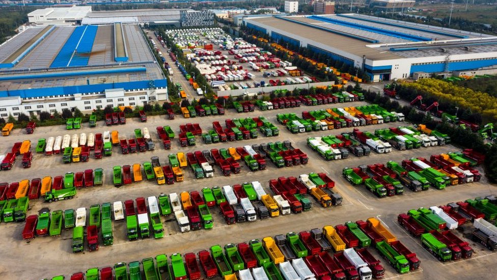 Vehículos pesados en una planta de China