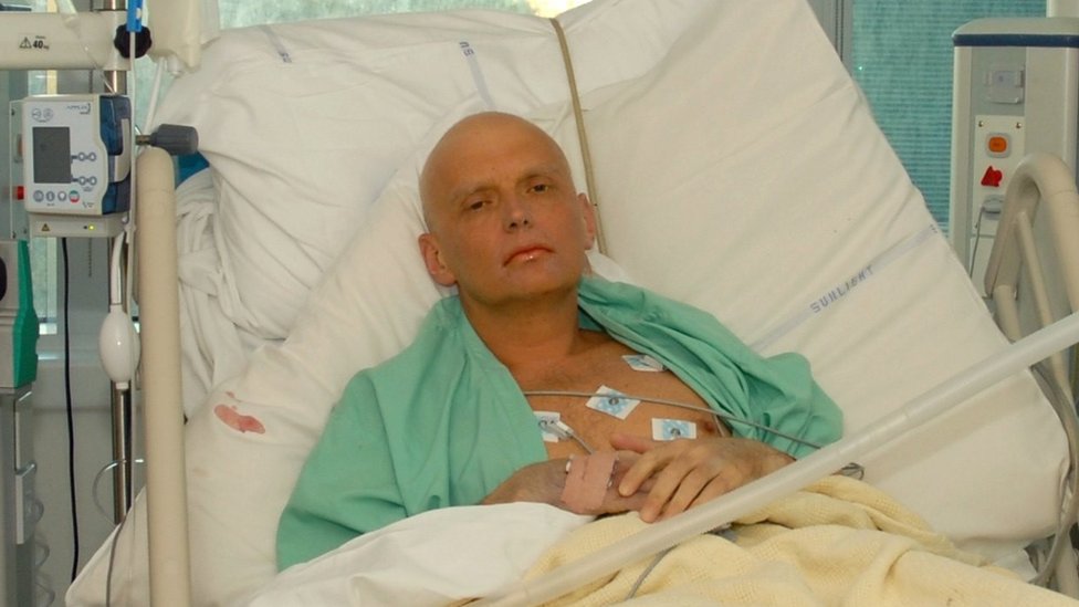 Бывший российский агент отравлен в Лондоне: Александр Литвиненко на снимке в отделении интенсивной терапии реанимации больницы Университетского колледжа UCH