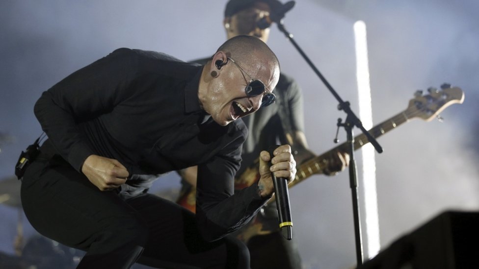 Obituary Linkin Park Star Chester Bennington S Hurt Made Beautiful Music Bbc News - linkin park roblox id what i've done