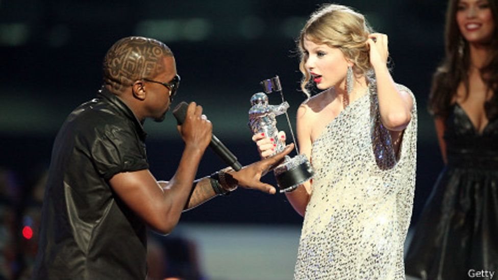 El rapero Kanye West creía que Beyoncé debía haber ganado en los premios MTV de 2009. Kanye West y Taylor Swift