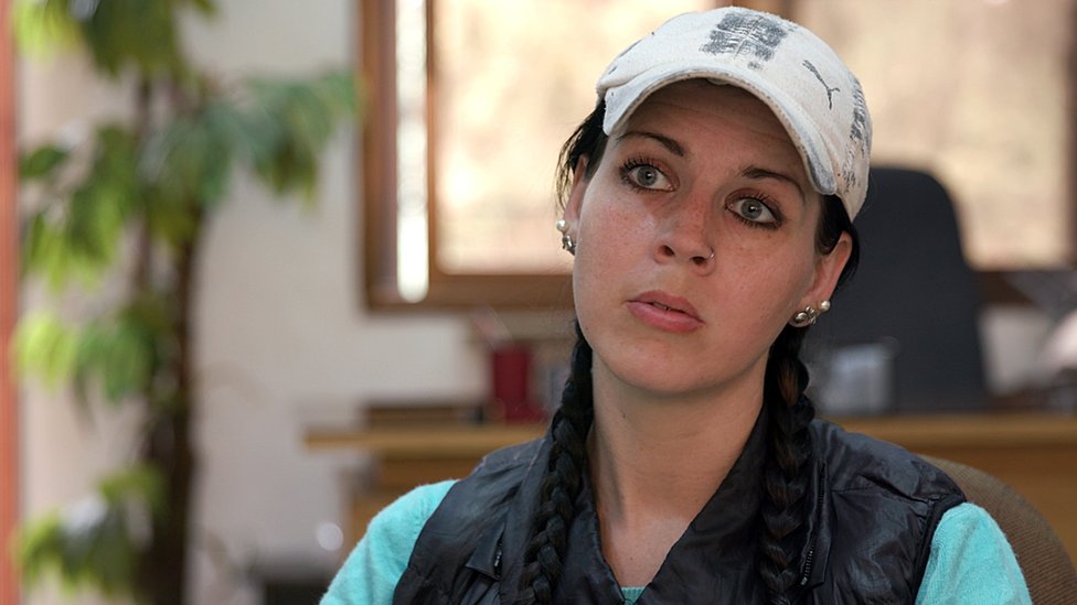 سامانثا التقى بها برنامج بانوراما وهي معتقلة لدى الأكراد.