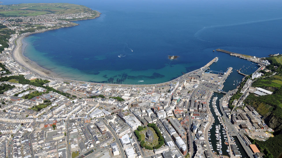 Russia puts Isle of Man on its list of 'unfriendly' states - BBC News