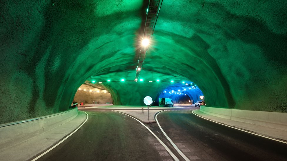 Një pamje e brendshme e tunelit
