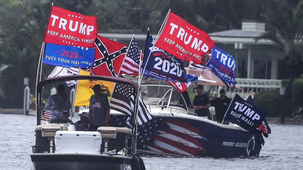 Una flotilla de embarcaciones un Florida a favor de Trump