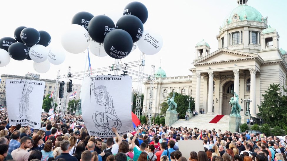 Srbija i politika: „Školski primer nasilja je skupština", poručila glumica Seka Sablić na šestom opozicionom protestu 4 protest, Srbija protiv nasilja