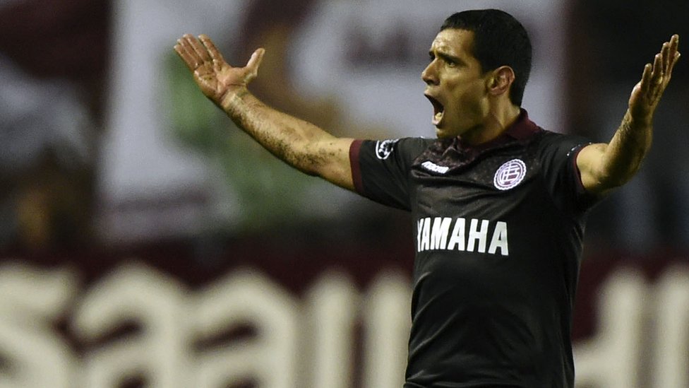 El argentino Jorge Sand anotó un gol para aumentar aún más la leyenda que ha escrito en Lanús. Jorge Sand