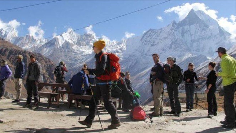 नेपाल भ्रमण वर्ष: बाह्रै महिना पर्यटक ल्याउने लक्ष्य - BBC News नेपाली