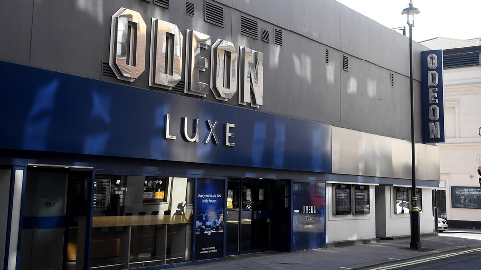 AMC владеет сетью кинотеатров Odeon