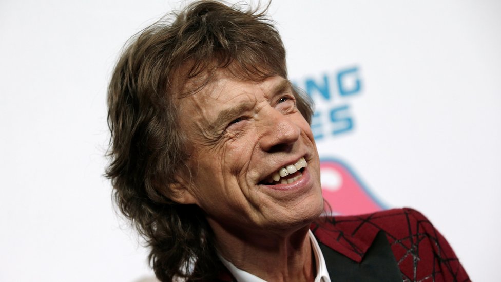 Sir Mick Jagger làm bố lần thứ tám ở tuổi 73 - BBC News Tiếng Việt