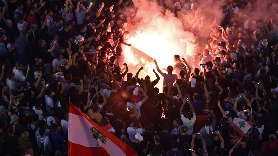 متظاهرون في لبنان